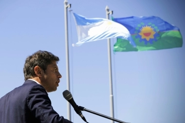 Kicillof respondió al recorte de la Quinta Hora: “Milei con su motosierra se robó 45 días de clase”