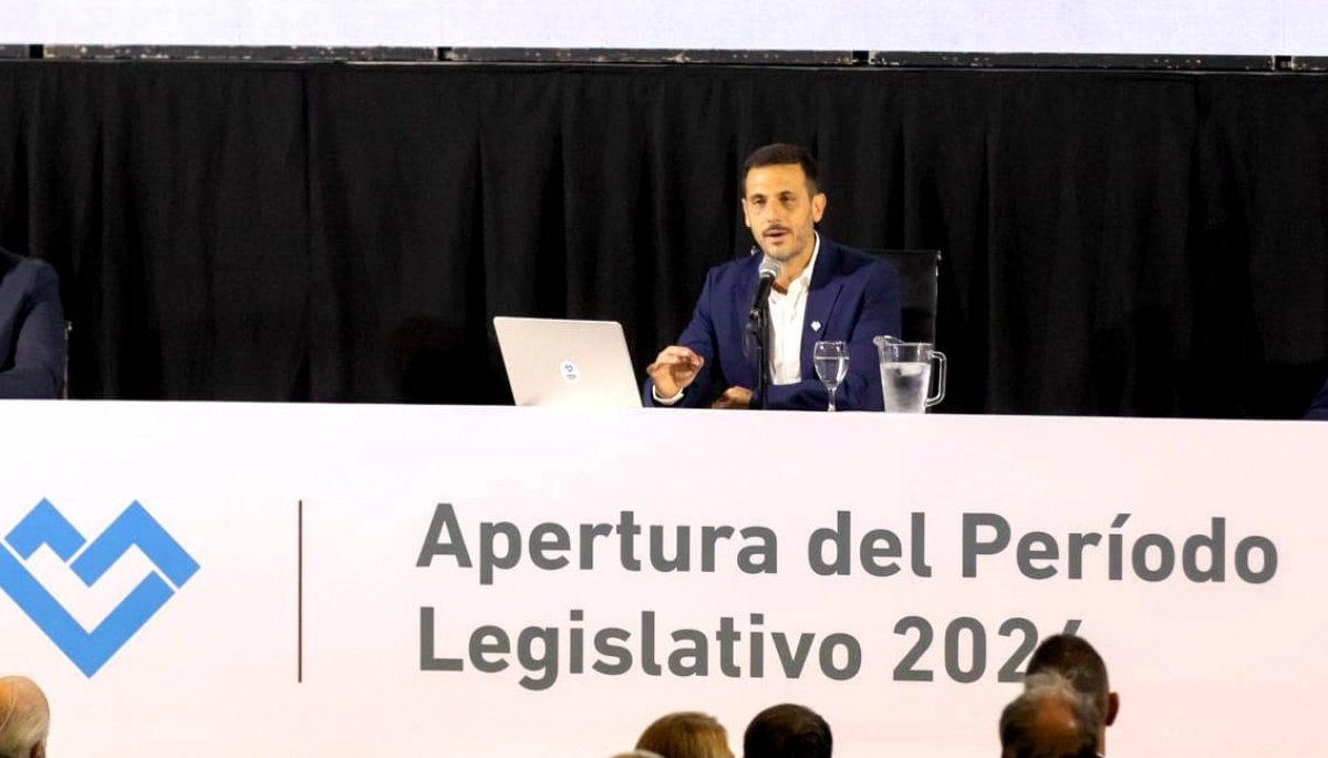 Álvarez inició las sesiones ordinarias y exigió colaboración para “sacar a Lanús adelante”