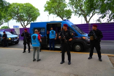 Qué no vuelva más: deportaron a un delincuente que tenía una triple condena en su haber