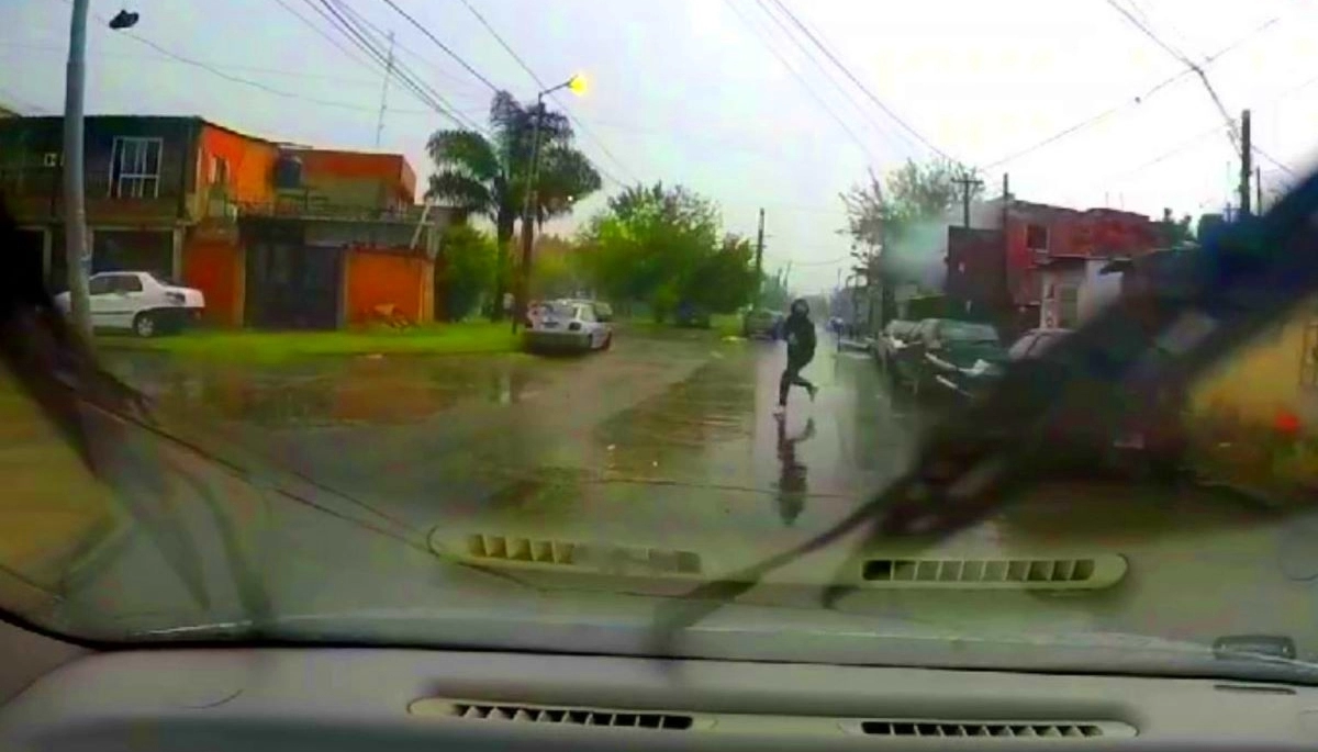 Trampa para un Uber: fue a buscar un pasajero, le intentaron robar y todo quedó grabado en primera persona