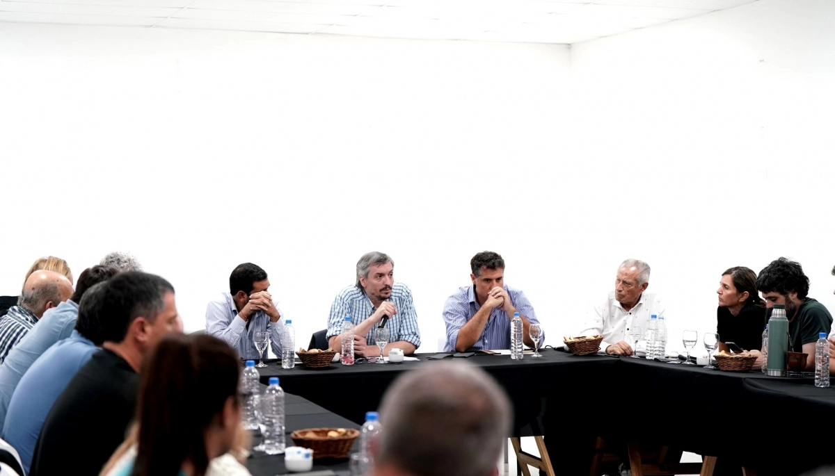 Con la presencia de Máximo Kirchner, el PJ bonaerense se reunió para sentar apoyo a Kicillof