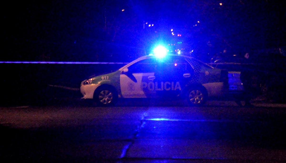 Asalto nocturno: cuando llegaba a su casa fue rodeado y encañonado por una pareja de violentos
