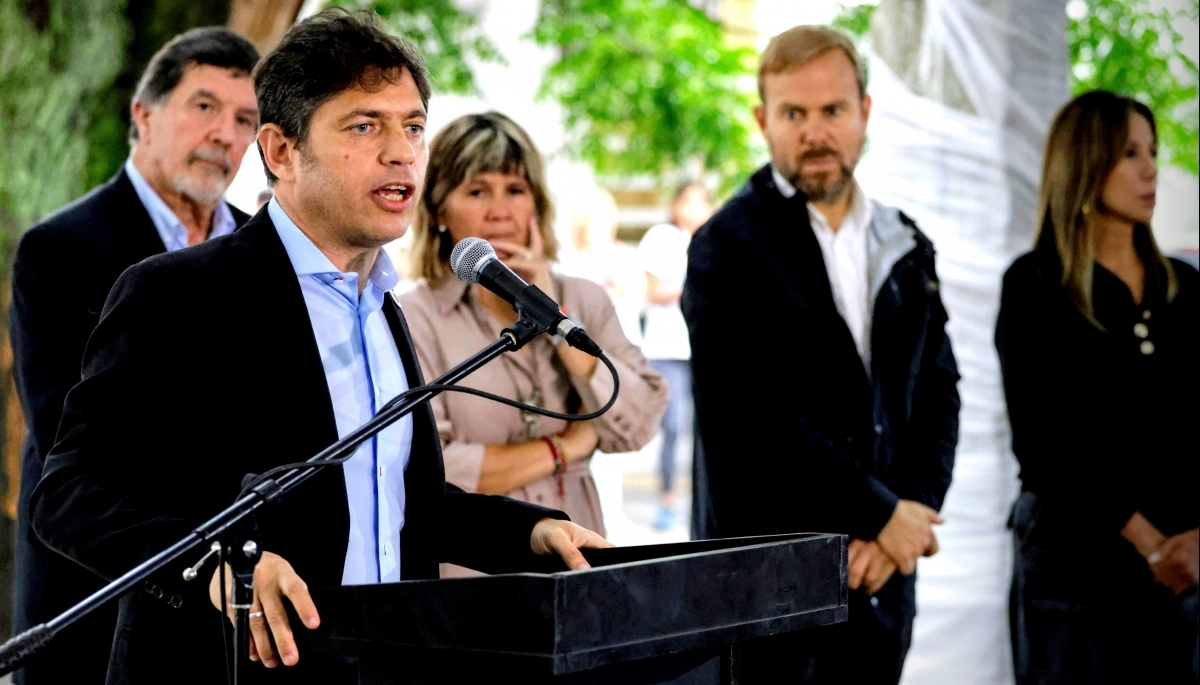 Kicillof inauguró un edificio escolar en Ezeiza y repudió el ajuste de Milei a las universidades