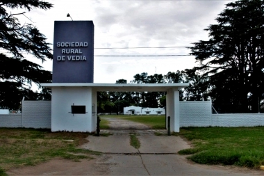 Ruralistas de Alem pusieron el grito en el cielo por aumentos de hasta 1000% en las tasas