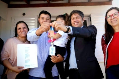 Kicillof entregó viviendas en Las Flores y tomó el compromiso de “generar equidad en los municipios”