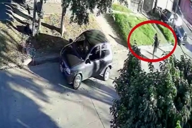 No tiene perdón: recorrió el barrio en busca de vecinos solidarios y cuando pudo se robó una bicicleta