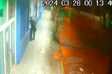 En las narices de la policía les robaron por cuarta vez en el año