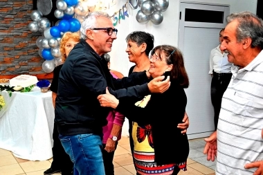 Zamora visitó a jubilados de Tigre: "Tenemos que estar con las familias que no llegan a fin de mes”