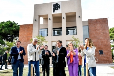 Kicillof inauguró una Casa de la Provincia en Villa Gesell y apuntó contra Milei por “recortar derechos”