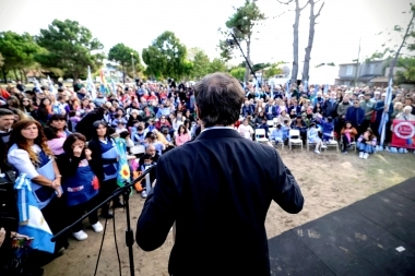 Con críticas a los vouchers de Milei, Kicillof inauguró el jardín número 100 de su gestión