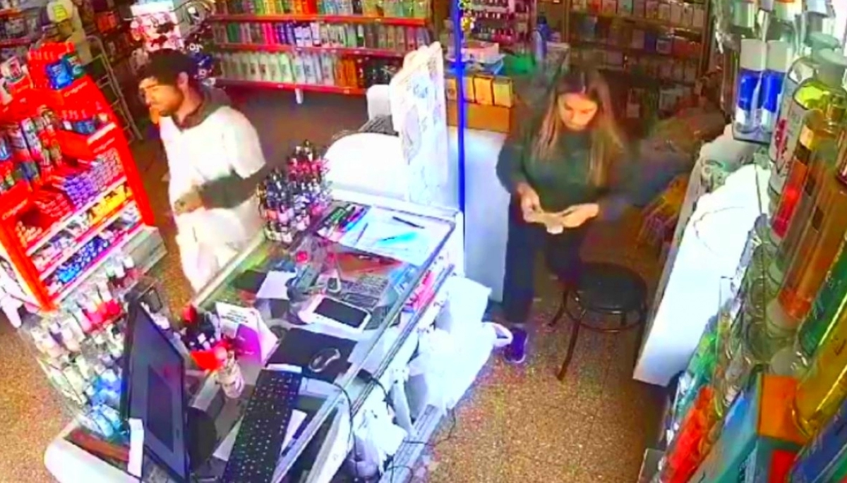 Mechero perfumado: robó decenas de desodorantes pero pagó sachet de shampoo y crema de enjuague