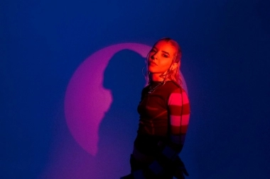 Con bombas de rap, trap y regguetton, Young Miko lanzó su nuevo álbum “Att.”