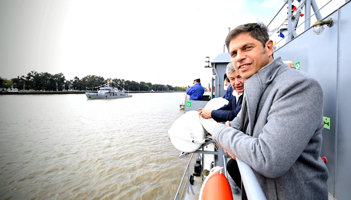 Con elogios a Cristina Kirchner, Kicillof realizó entregas en el Astillero Río Santiago