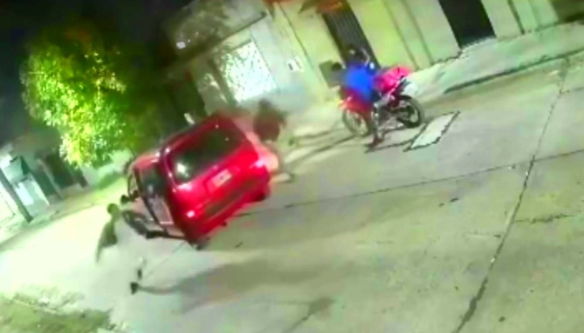 Raid criminal en Quilmes: robaron utilitario, siete minutos después con un arma, trompadas y patadas una moto