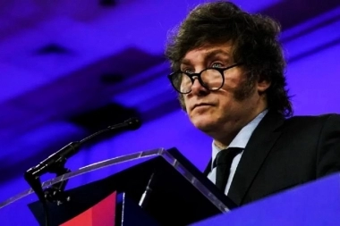 Sube la imagen negativa de Milei: fuerte rechazo al ajuste y al desfinanciamiento de universidades