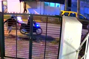 Ladrones del alba: una banda de motochorros hizo 2 x 1 en segundos y en pocos metros