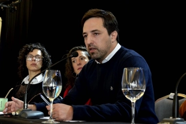 Kreplak advirtió que las clínicas se van a “fundir” y apuntó a Milei por las “obras paralizadas”