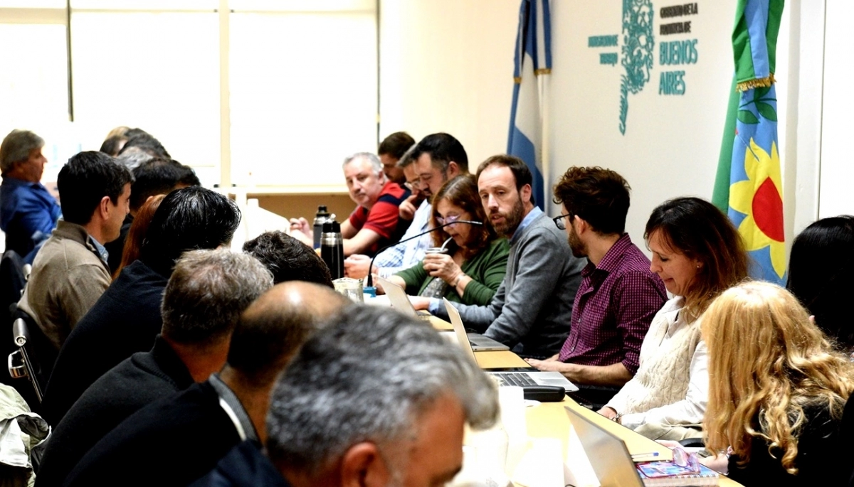 Provincia convocó a los gremios estatales para rediscutir una suba salarial: cuándo será la reunión