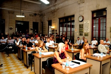 “¿Y la plata?”: alcalde decretó emergencia economía y le recriminaron su millonario presupuesto