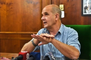 Zurro culpó a Milei por el cierre de oficinas del Correo y volvió a cargar contra la Ley Ómnibus