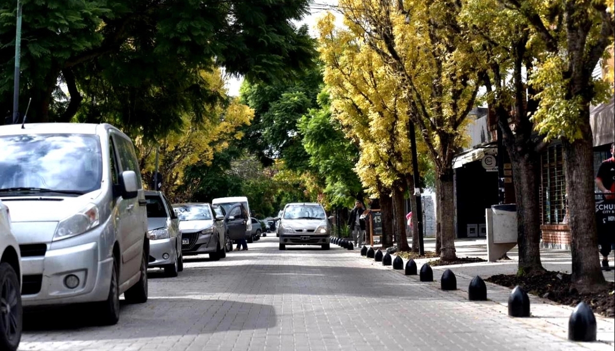 Alak inauguró el nuevo centro comercial de calle Cantilo en City Bell