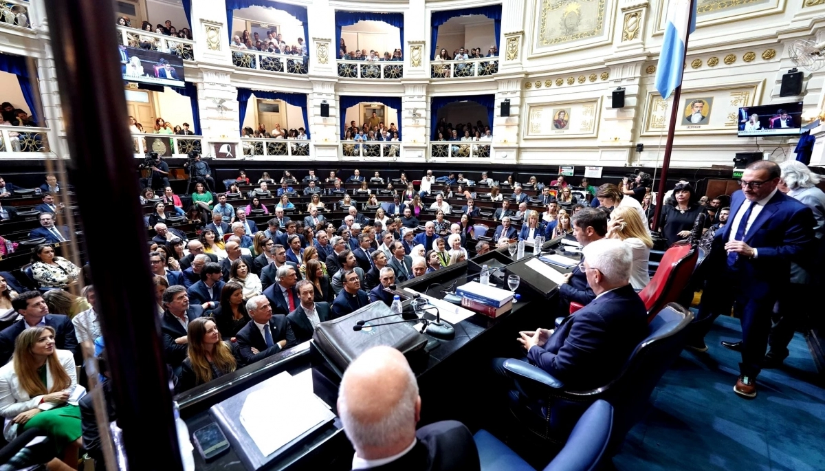 Para reducir el déficit fiscal, diputado radical plantea congelar los salarios de altos funcionarios bonaerenses