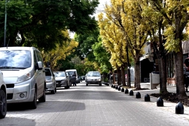 Alak inauguró el nuevo centro comercial de calle Cantilo en City Bell