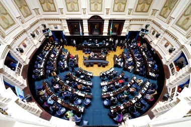 Con el apoyo de los “dialoguistas”, se sancionó el proyecto de indemnización laboral en Diputados