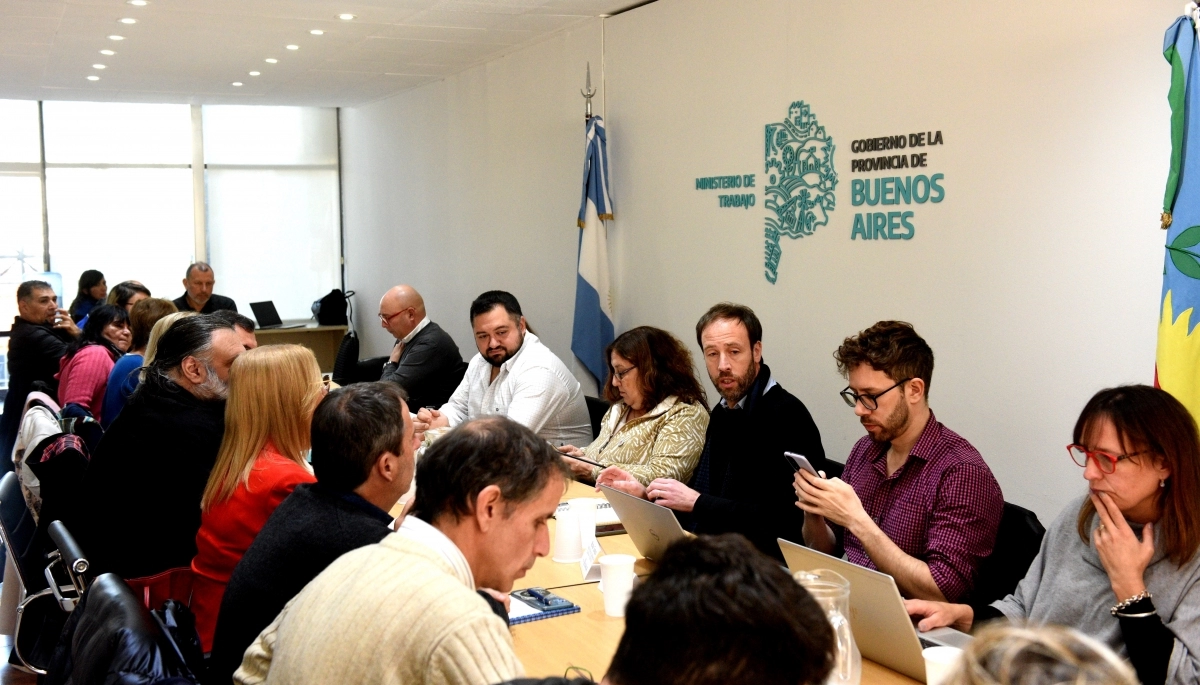 López recibió a los gremios docentes y les ofreció una suba salarial por debajo de la inflación