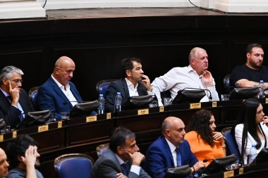 Legisladores massistas advierten olas de despidos en la industria por culpa de Milei