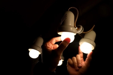 Boletas en llamas: oficializaron el nuevo costo tarifario de la luz para el AMBA