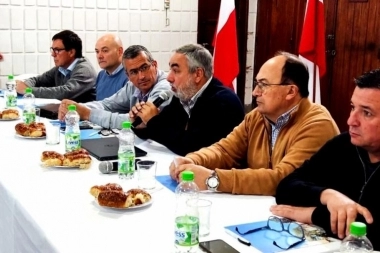 Intendentes radicales esperan el pago de deudas de Kicillof y planifican su primer Foro 2024