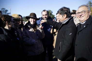 Kicillof y una múltiple agenda en Tornquist: nuevas obras, cierre de basurales y entrega de viviendas