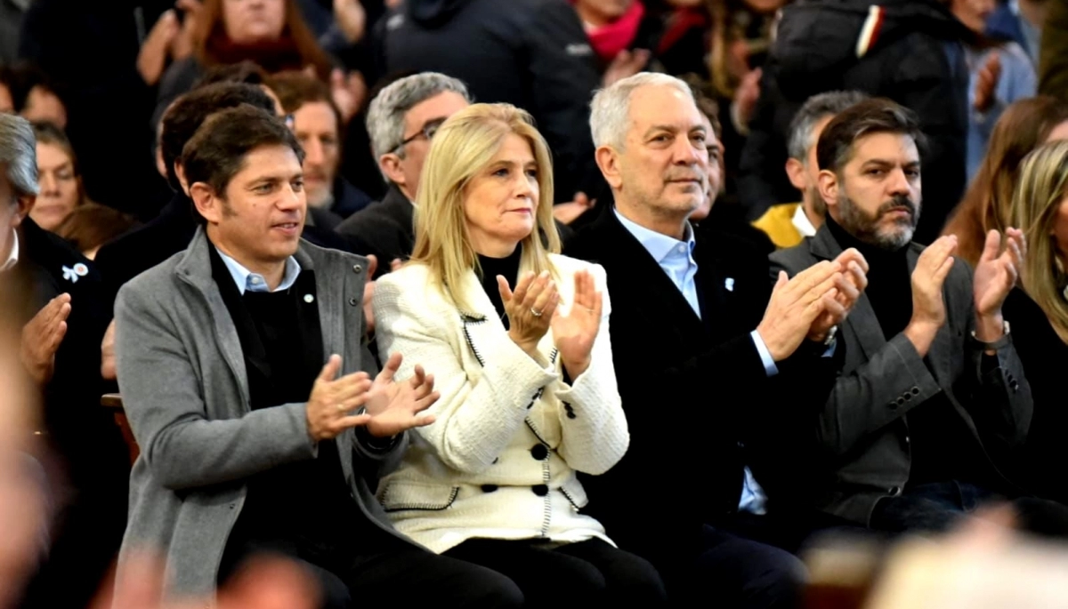 Kicillof, ministros y Alak participaron del Tedeum en la Catedral de La Plata