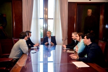 Alak y Cuattromo acordaron la entrega de créditos para productores y leasing para mejoras en los barrios