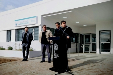 Kicillof inauguró un CAPS en General Lavalle y dijo que solo el Estado “garantiza inversiones"