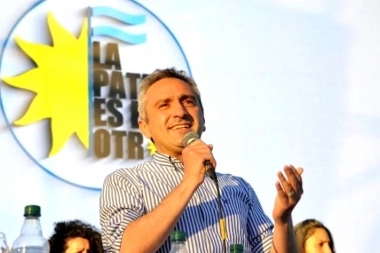 Alejado de Máximo, Larroque se unirá a la CGT en la movilización contra la Ley Bases