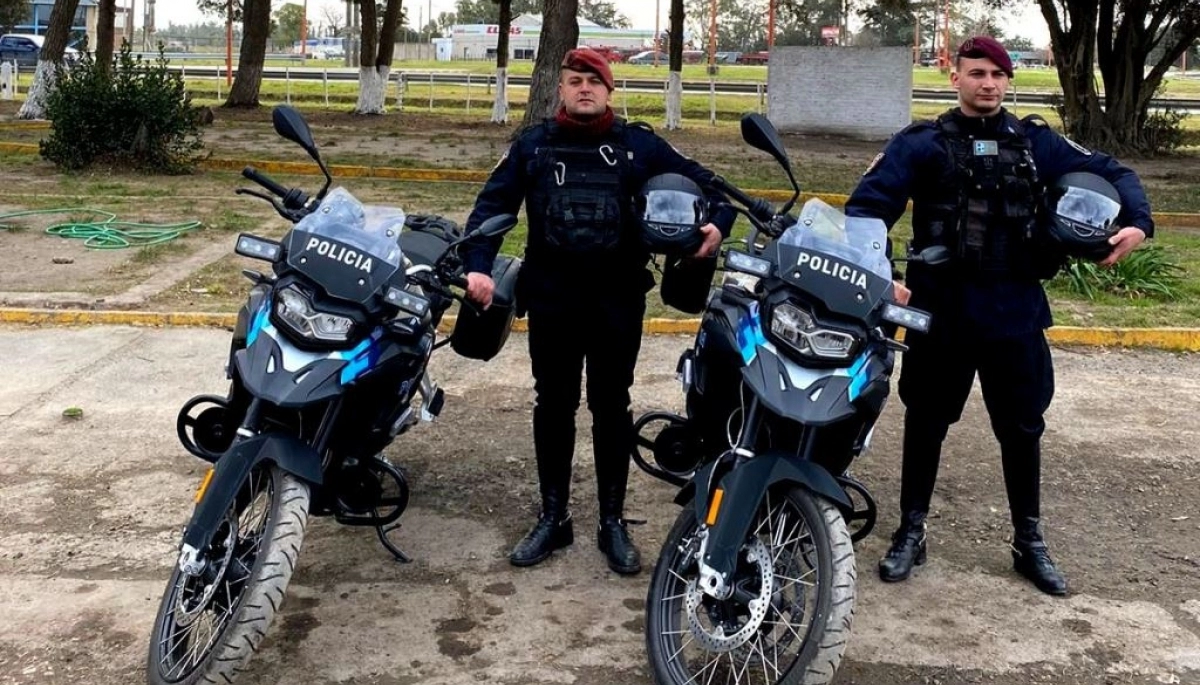 Por gestión de Garate, Caballería recibió dos motos nuevas 0km en Tres Arroyos