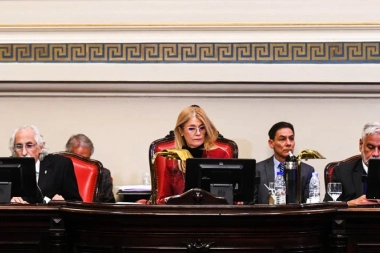 El Senado bonaerense convocó a sesiones extraordinarias y habrá sesión doble por el endeudamiento