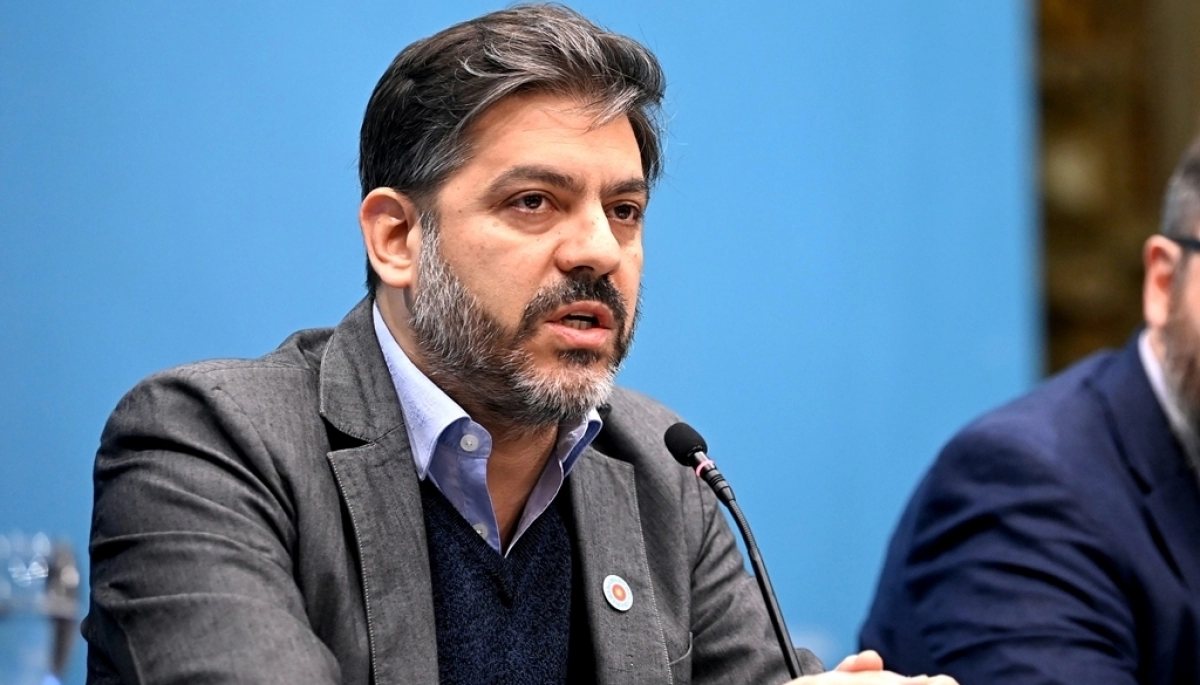 Bianco afirmó que movilizarán contra la Ley Bases y tildó de “mentiroso” a Adorni por negar la deuda billonaria