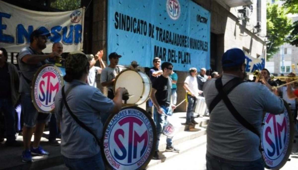 Municipales de Mar del Plata reclaman aumentos de sueldos y preparan un “velorio para el salario”