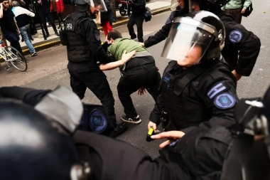 Nueva marcha: diputados bonaerenses piden la libertad de los detenidos en la protesta por la Ley Bases