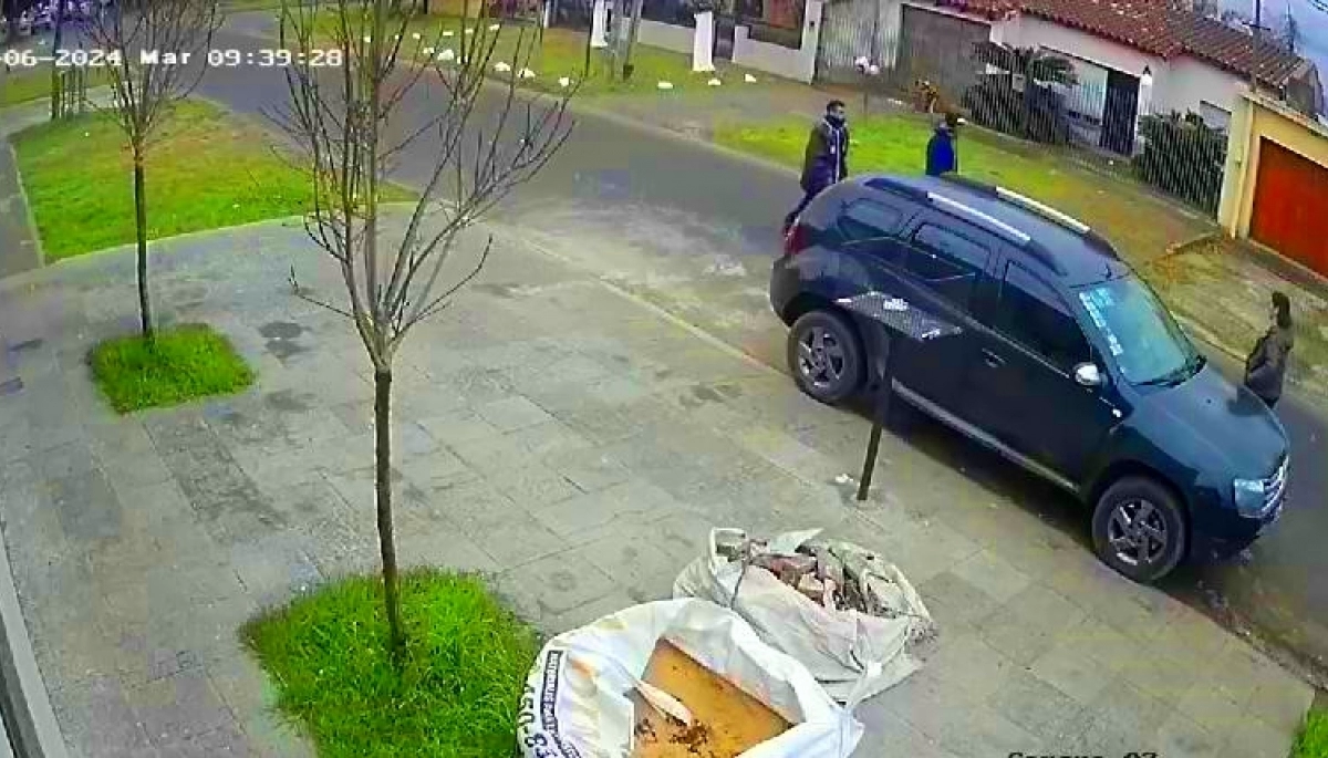La Plata en modo Conurbano: mujer fue atacada por dos cobardes con fines de robo en la vía pública
