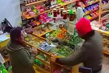 Violento asalto en un comercio de Morón: "Dame la plata y tirate al piso"