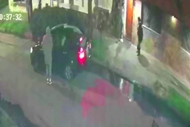 Sangrienta emboscada en Lanús: llegó a buscar a un pasajero y lo asaltaron delincuentes armados