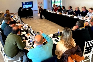 La intendenta Lucía Gómez dijo presente en el Foro de Intendentes Radicales