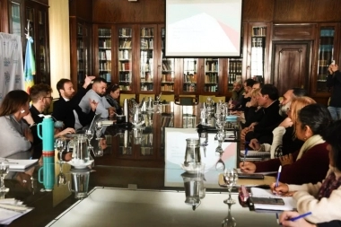 Provincia se reunió con estatales y docentes bonaerenses: fijó la fecha para una nueva paritaria