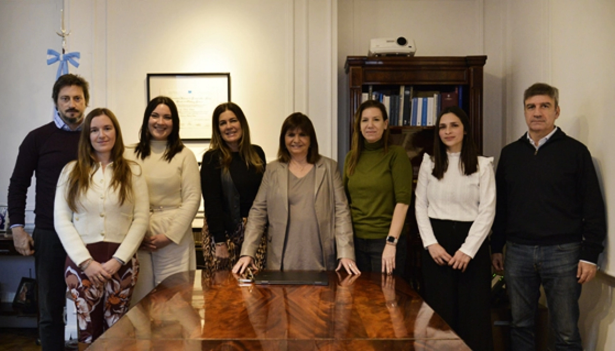 Bullrich se mostró en una reunión junto a sus legisladores bonaerenses del PRO-Libertad
