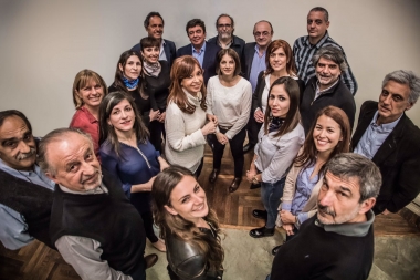 Ante el triunfo en las PASO, Cristina se reunió con candidatos a legisladores nacionales