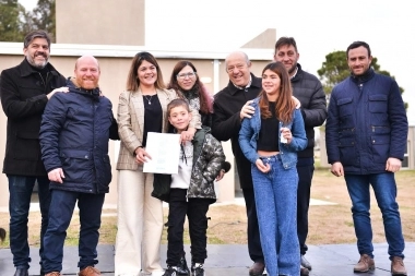 Bianco, Batakis y Wischnivetzky y entregaron 19 viviendas en Mar Chiquita